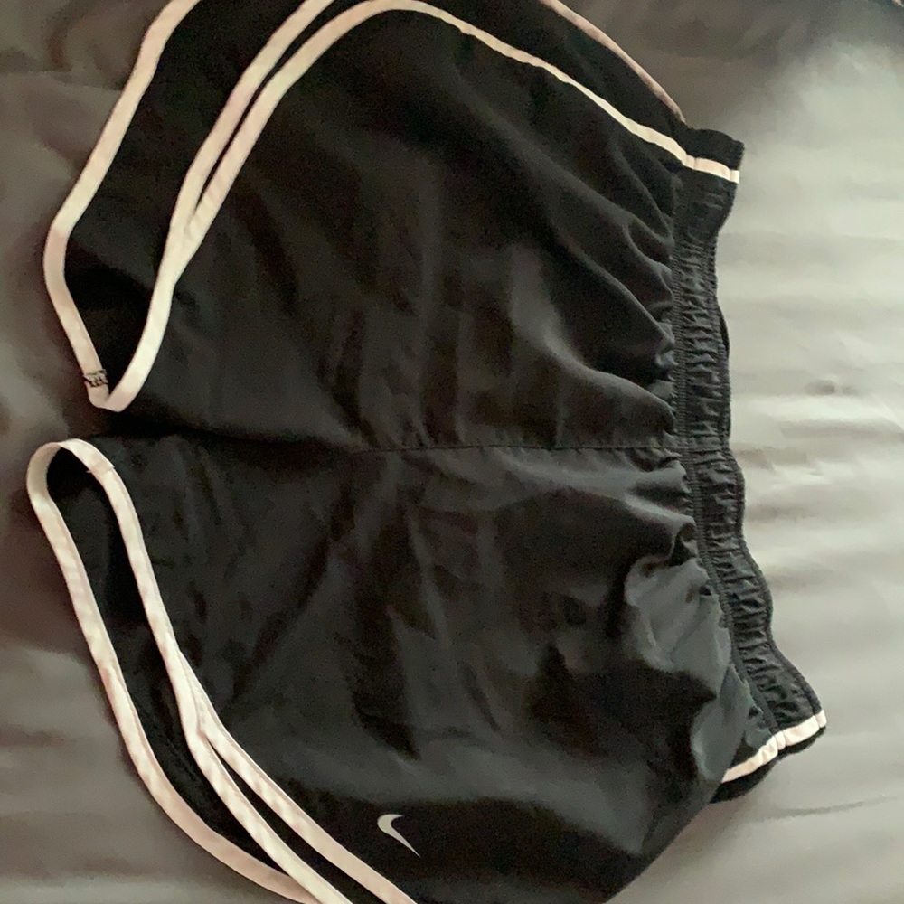 Nike shorts size xl